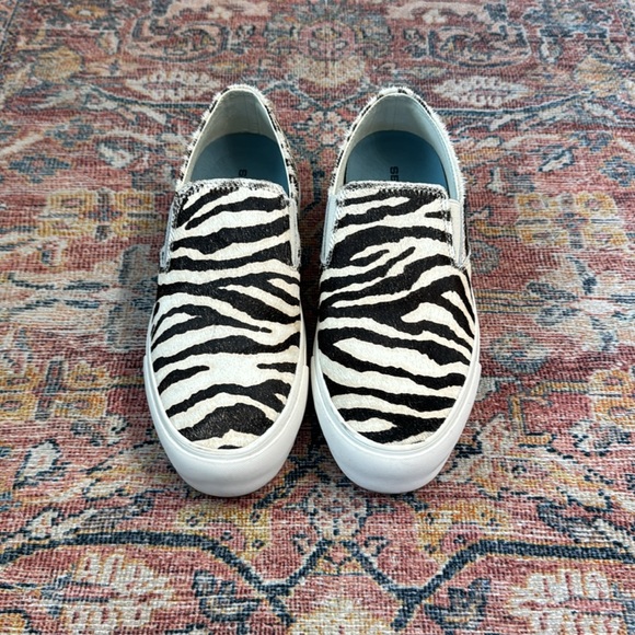 SeaVees Zebra Sneakers - Picture 2 of 3